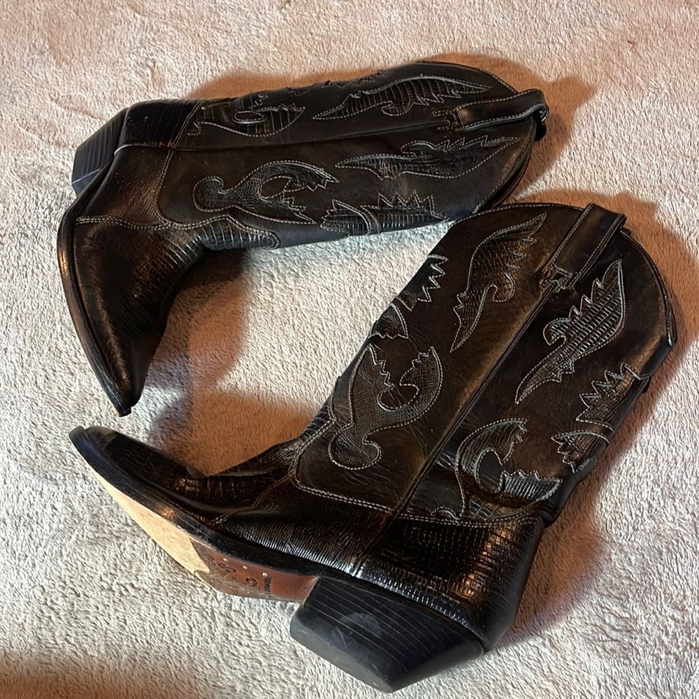 Circles Cow Girl boots size 7.5 M